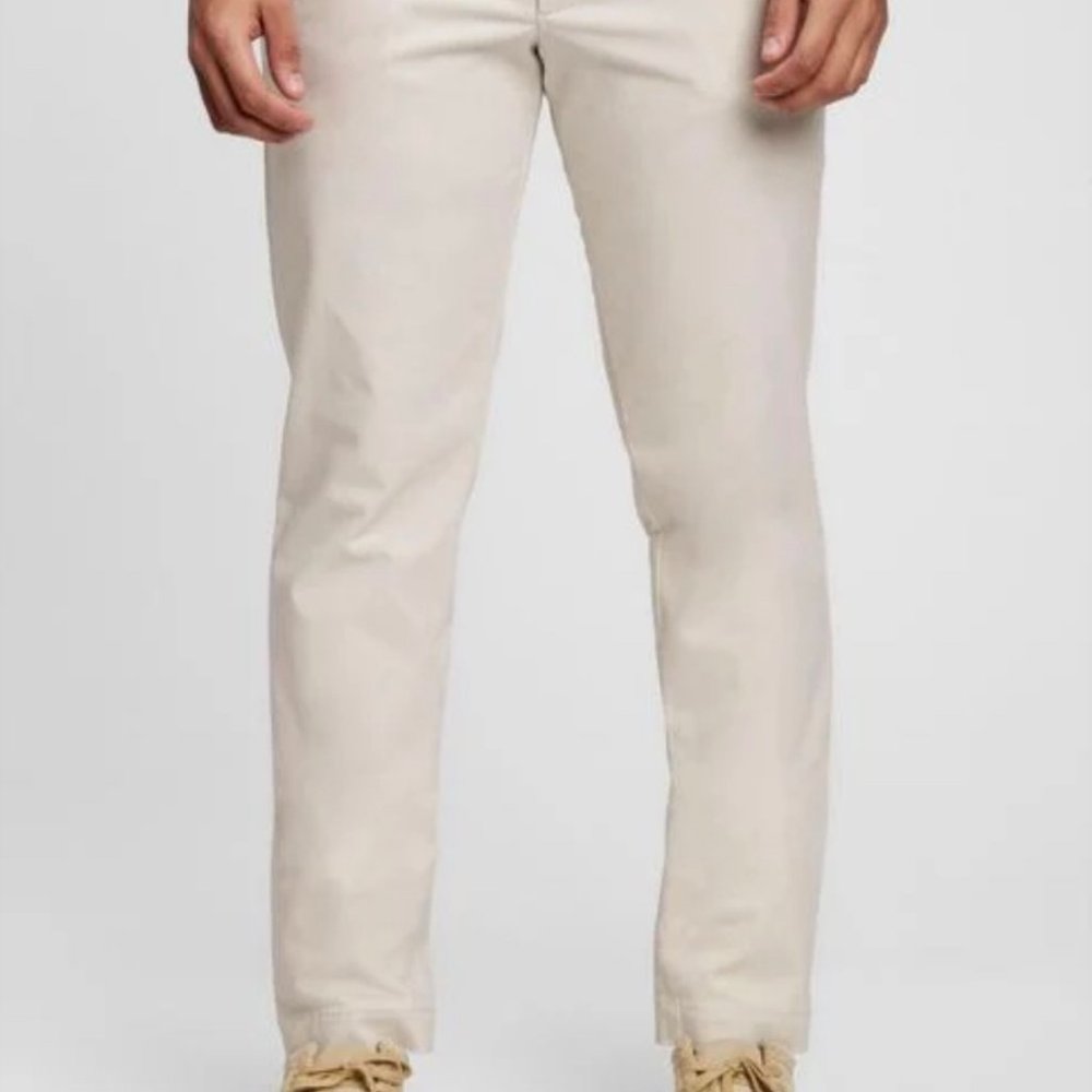 Men's Natural Modern Khakis In Slim Fit With Flex